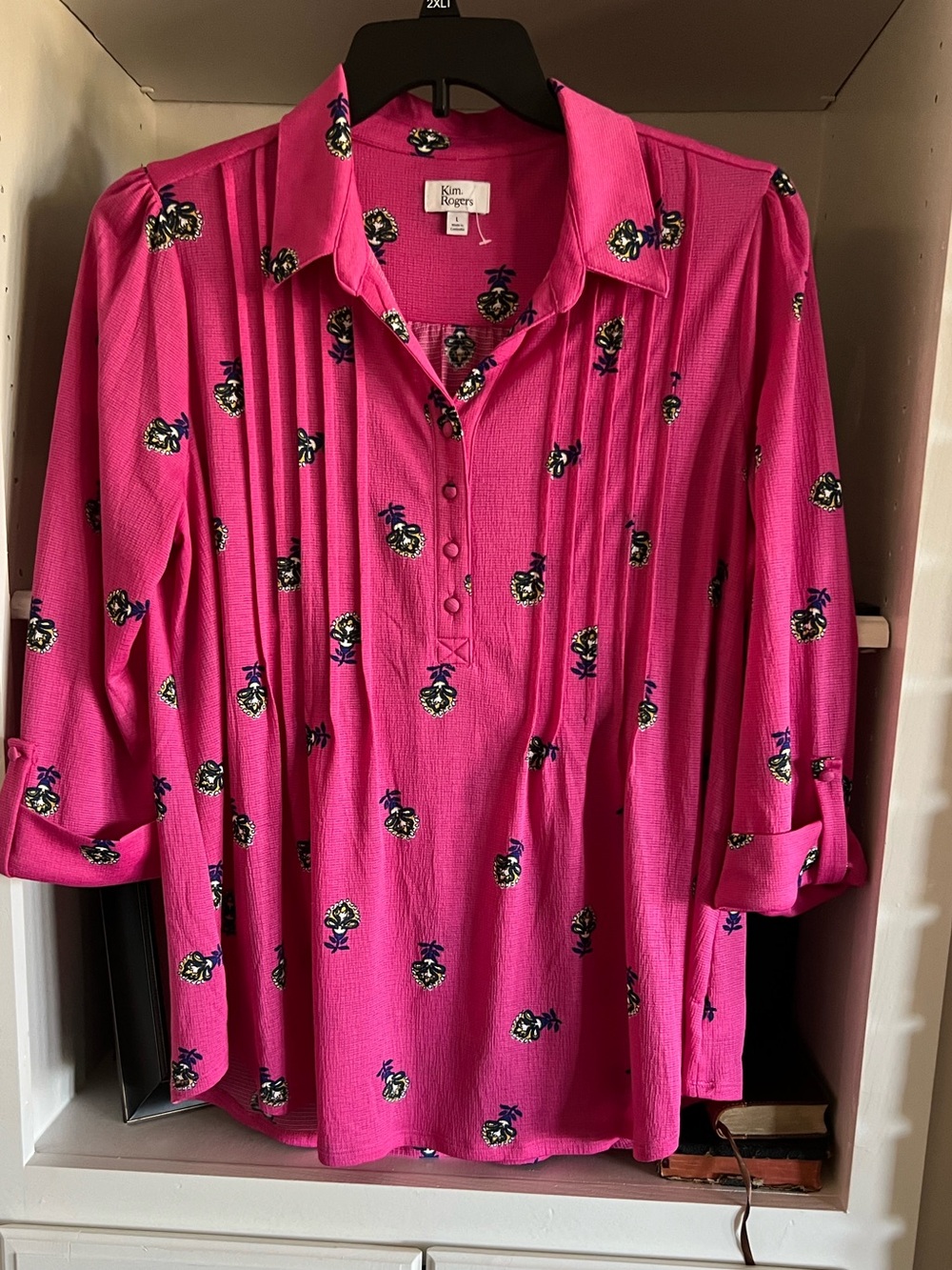 Kim Rogers Hot Pink Floral Print Top 3/4 sleeve Pleated Buttons L